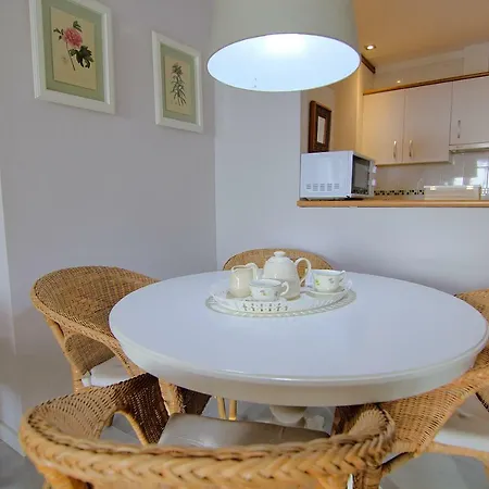 Htl10-island Apartment *